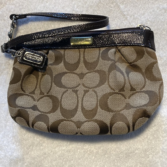 Coach wristlet in very good condition - Picture 2 of 6